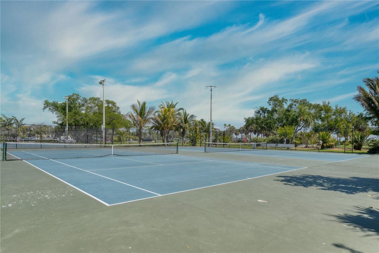 1100 N Shore Drive Ne, Unit 505, Saint Petersburg, FL 33701 Photo