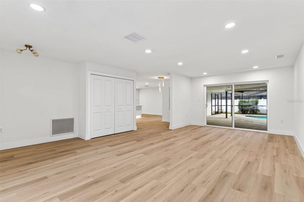 3041 Oak Cove Drive, Clearwater, FL 33759 Photo