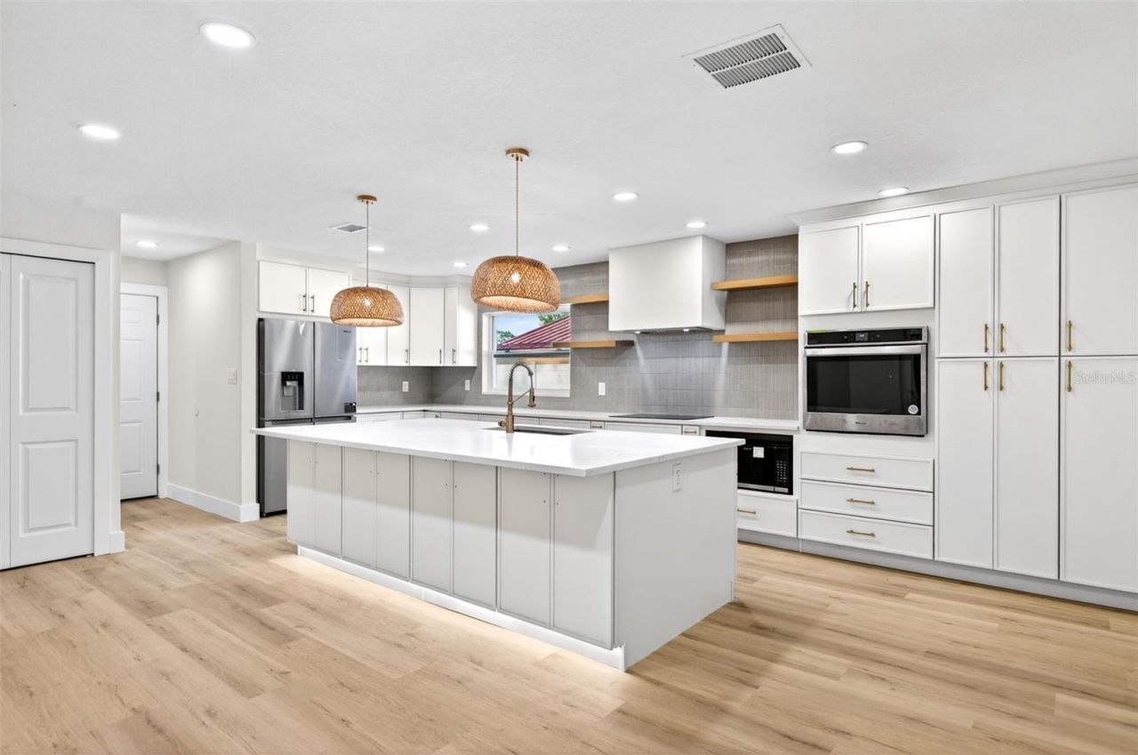 3041 Oak Cove Drive, Clearwater, FL 33759 Photo