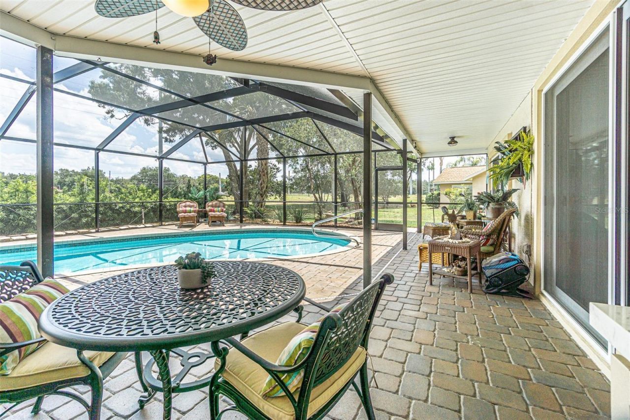 6132 Silver Oaks Drive , Zephyrhills, FL 33542 Photo