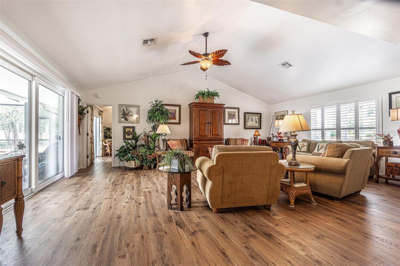 6132 Silver Oaks Drive , Zephyrhills, FL 33542 Photo