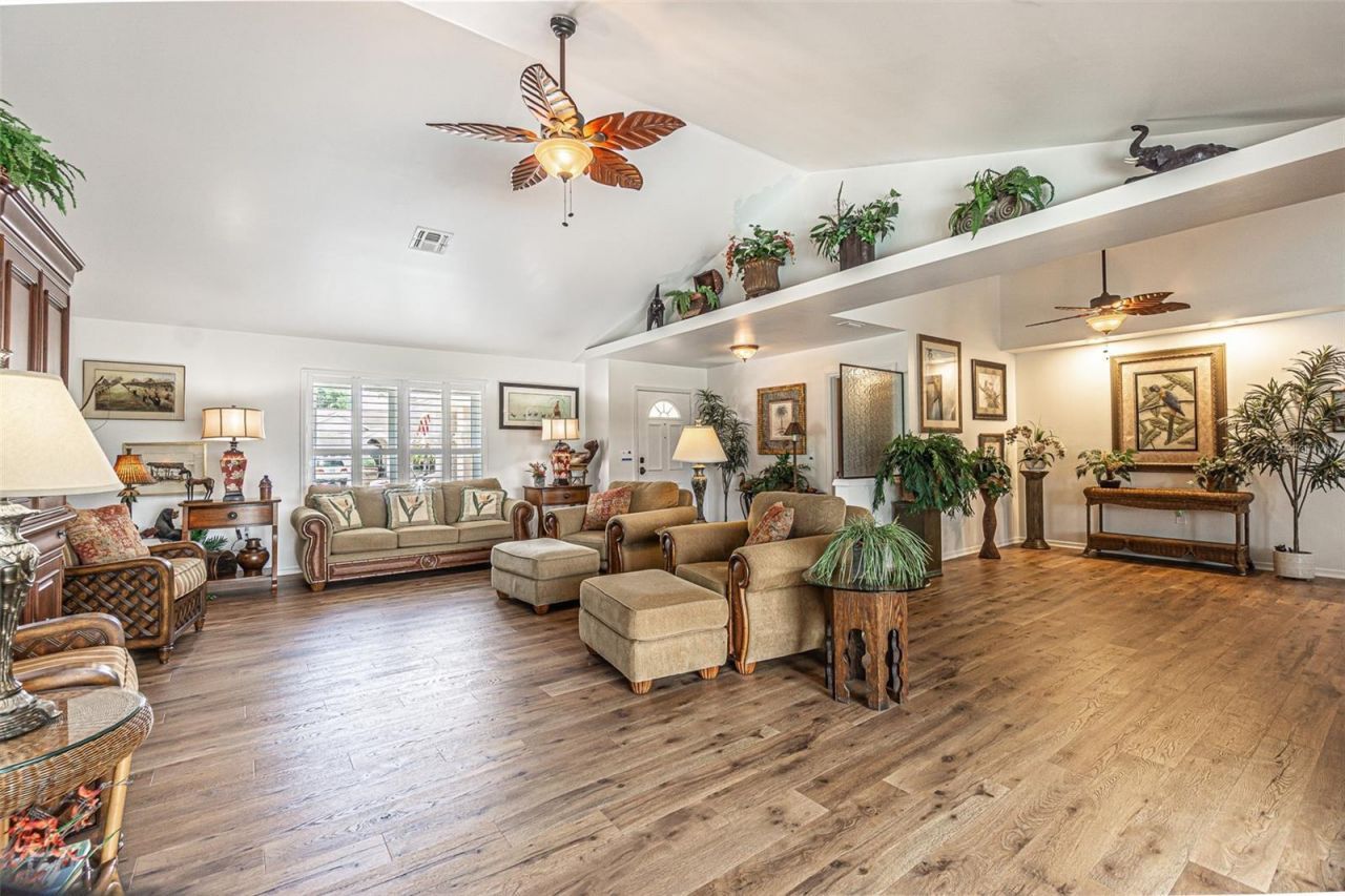 6132 Silver Oaks Drive , Zephyrhills, FL 33542 Photo