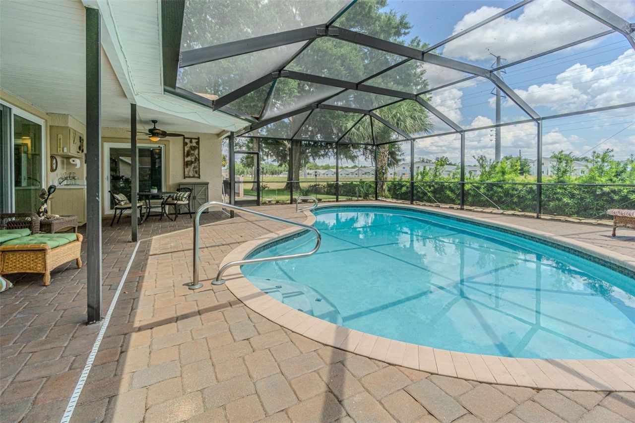 6132 Silver Oaks Drive , Zephyrhills, FL 33542 Photo