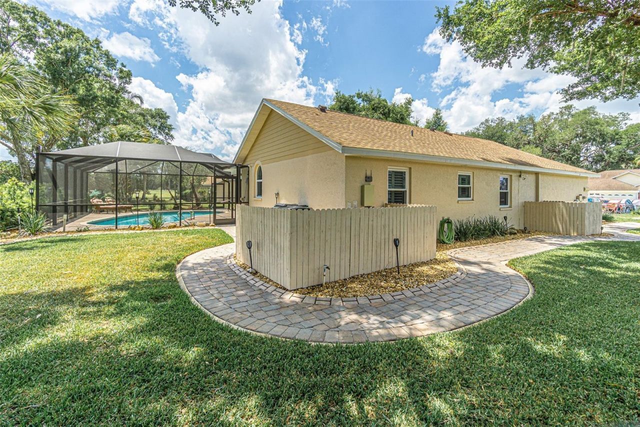 6132 Silver Oaks Drive , Zephyrhills, FL 33542 Photo