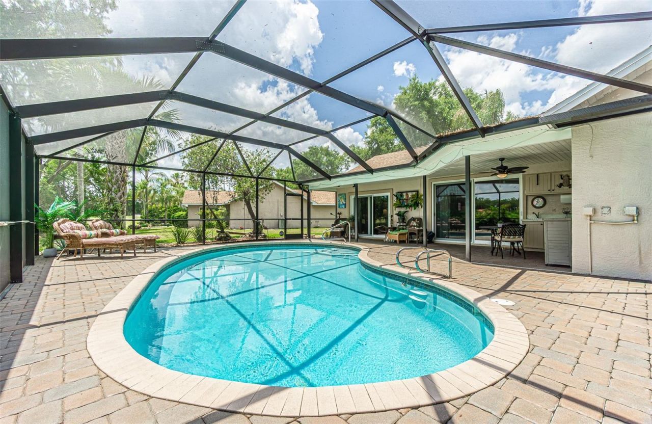 6132 Silver Oaks Drive , Zephyrhills, FL 33542 Photo