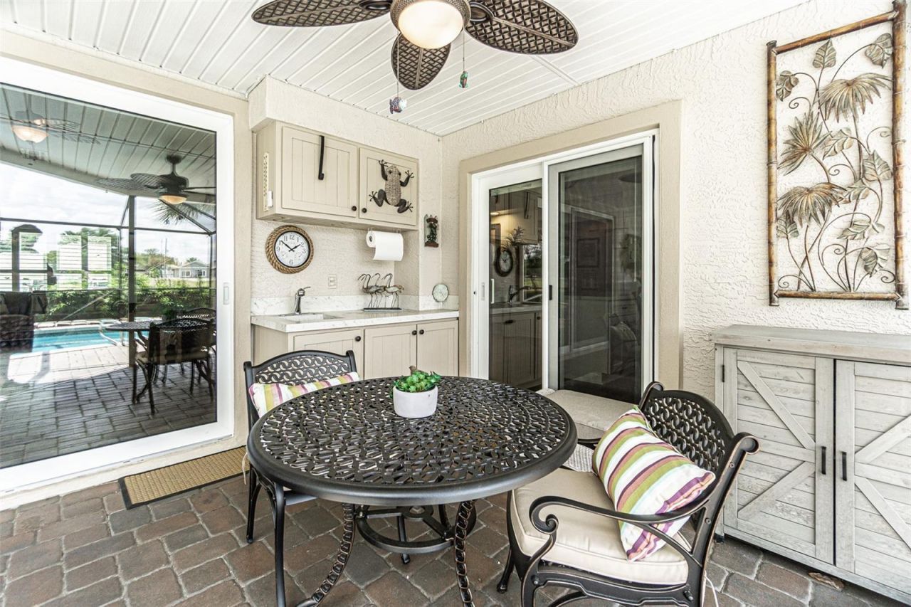 6132 Silver Oaks Drive , Zephyrhills, FL 33542 Photo