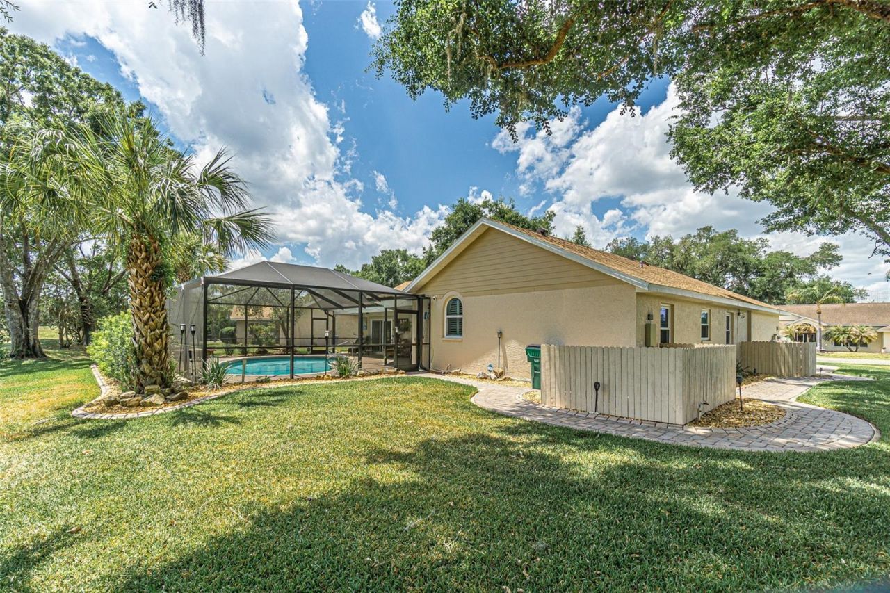 6132 Silver Oaks Drive , Zephyrhills, FL 33542 Photo