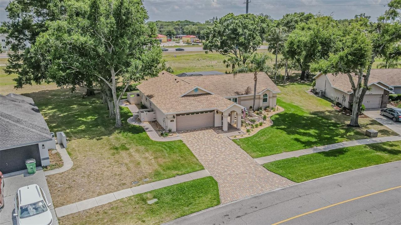 6132 Silver Oaks Drive , Zephyrhills, FL 33542 Photo