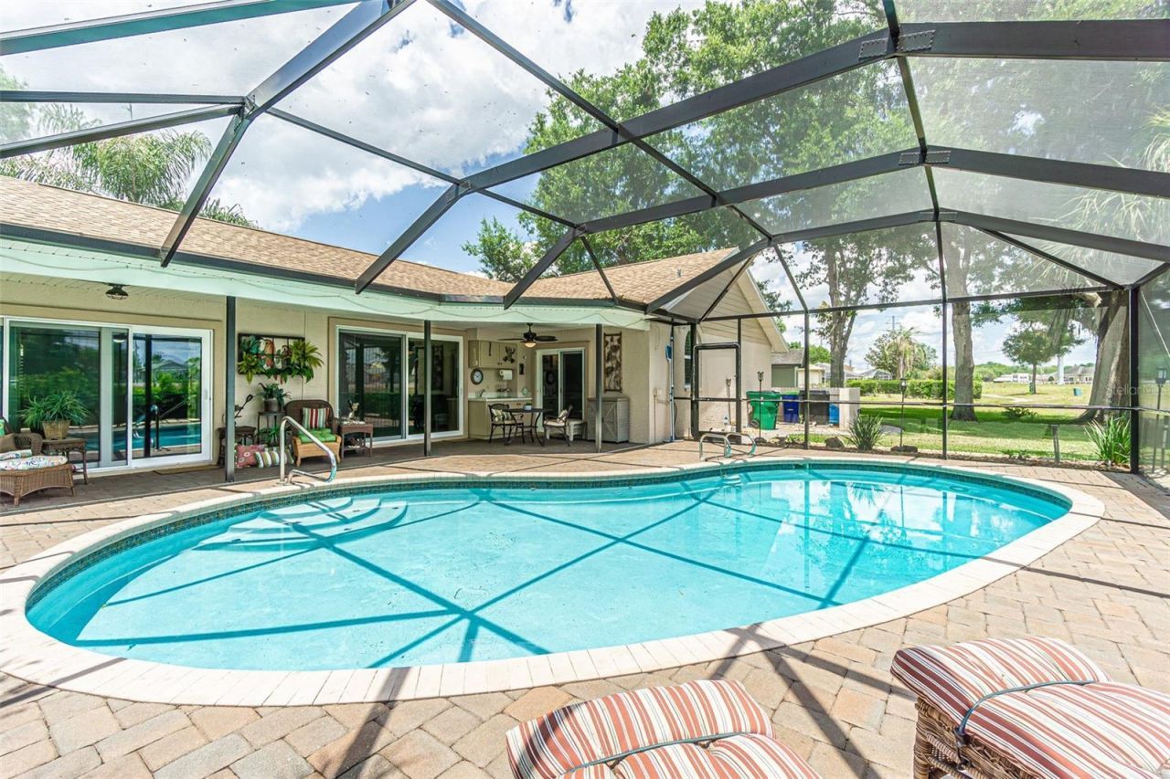 6132 Silver Oaks Drive , Zephyrhills, FL 33542 Photo