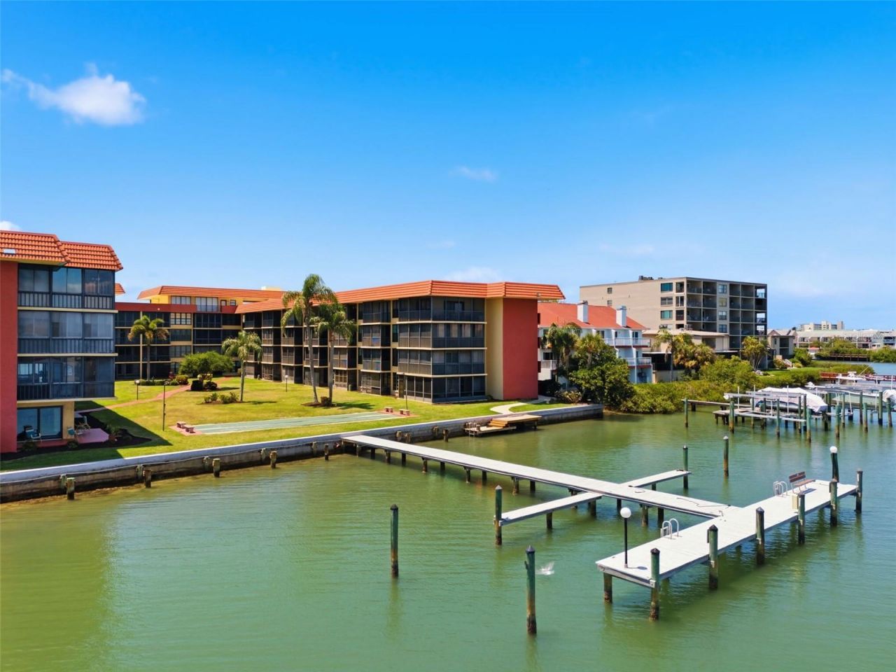 19701 Gulf Boulevard, Unit 417, Indian Shores, FL 33785 Photo