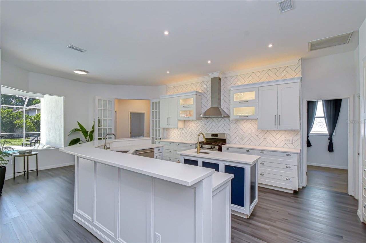 2228 Valrico Forest Drive , Valrico, FL 33594 Photo