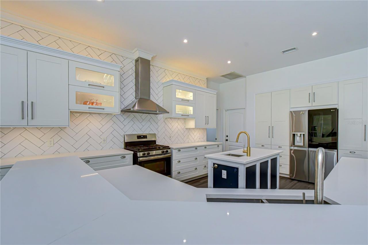2228 Valrico Forest Drive , Valrico, FL 33594 Photo