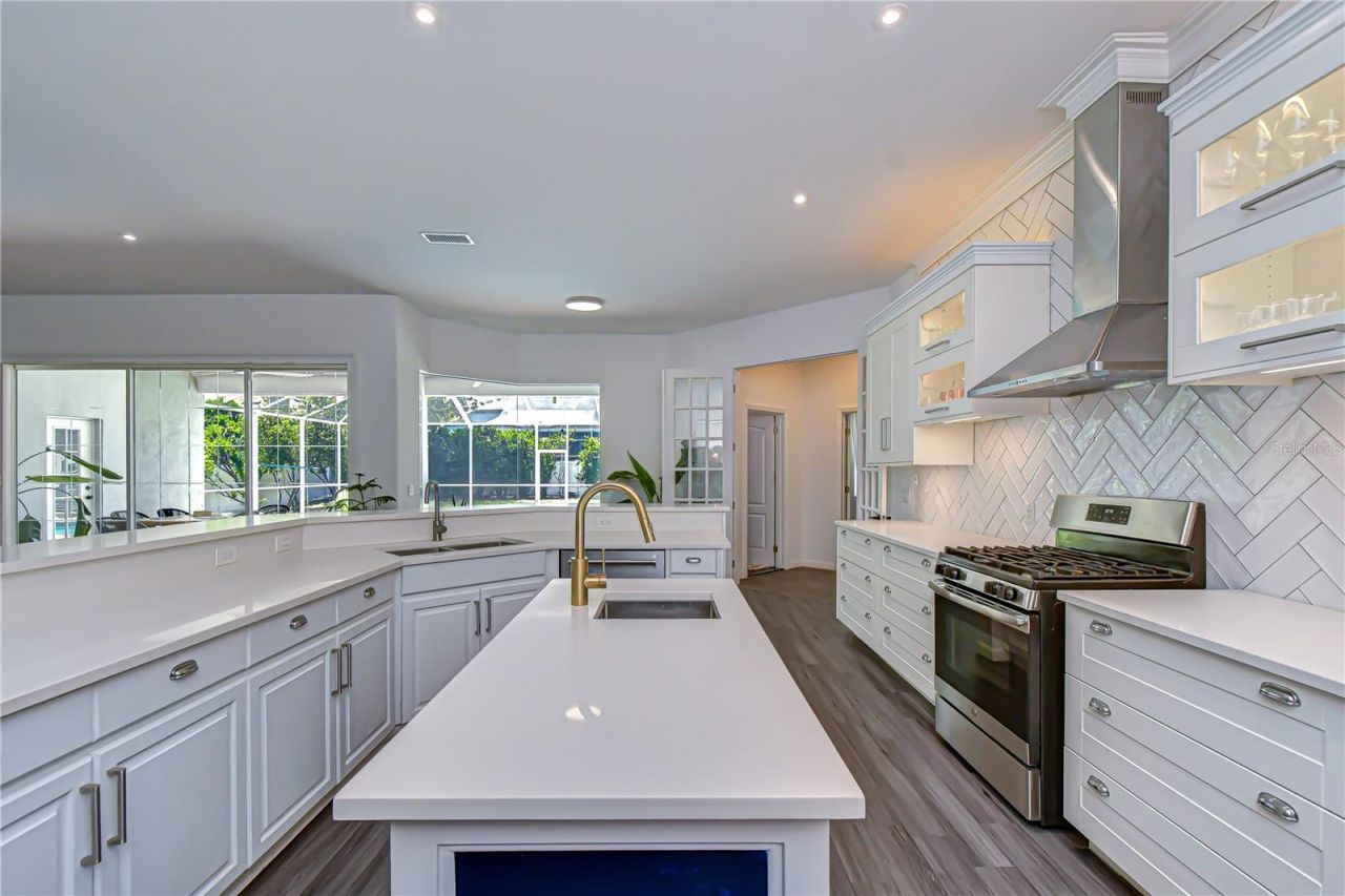 2228 Valrico Forest Drive , Valrico, FL 33594 Photo