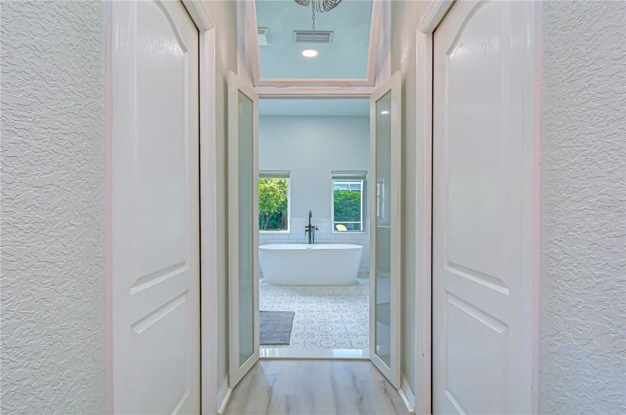 2228 Valrico Forest Drive , Valrico, FL 33594 Photo