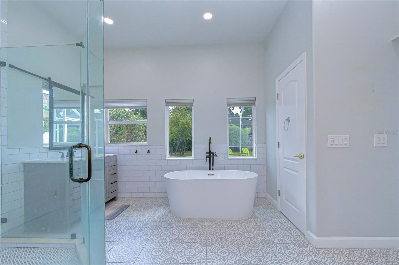 2228 Valrico Forest Drive , Valrico, FL 33594 Photo