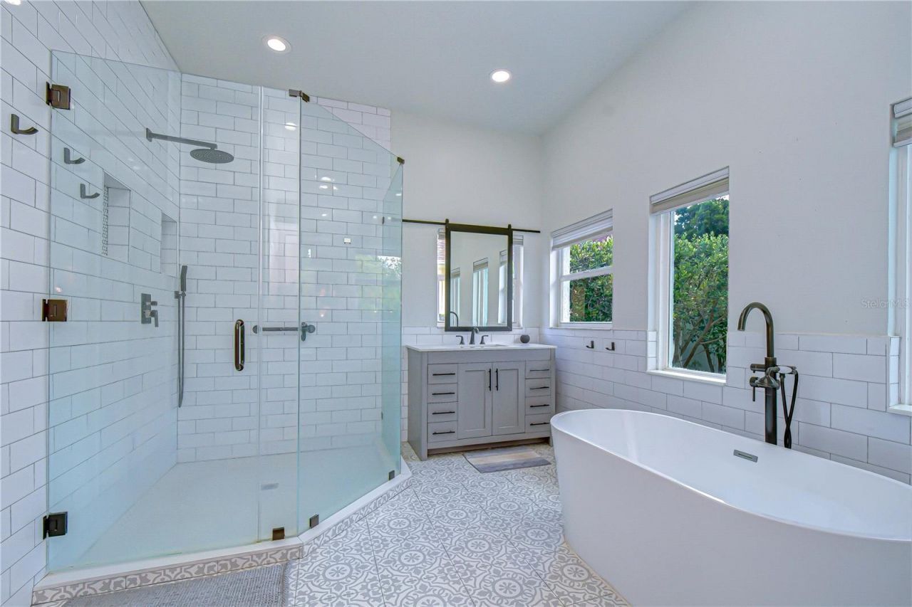 2228 Valrico Forest Drive , Valrico, FL 33594 Photo