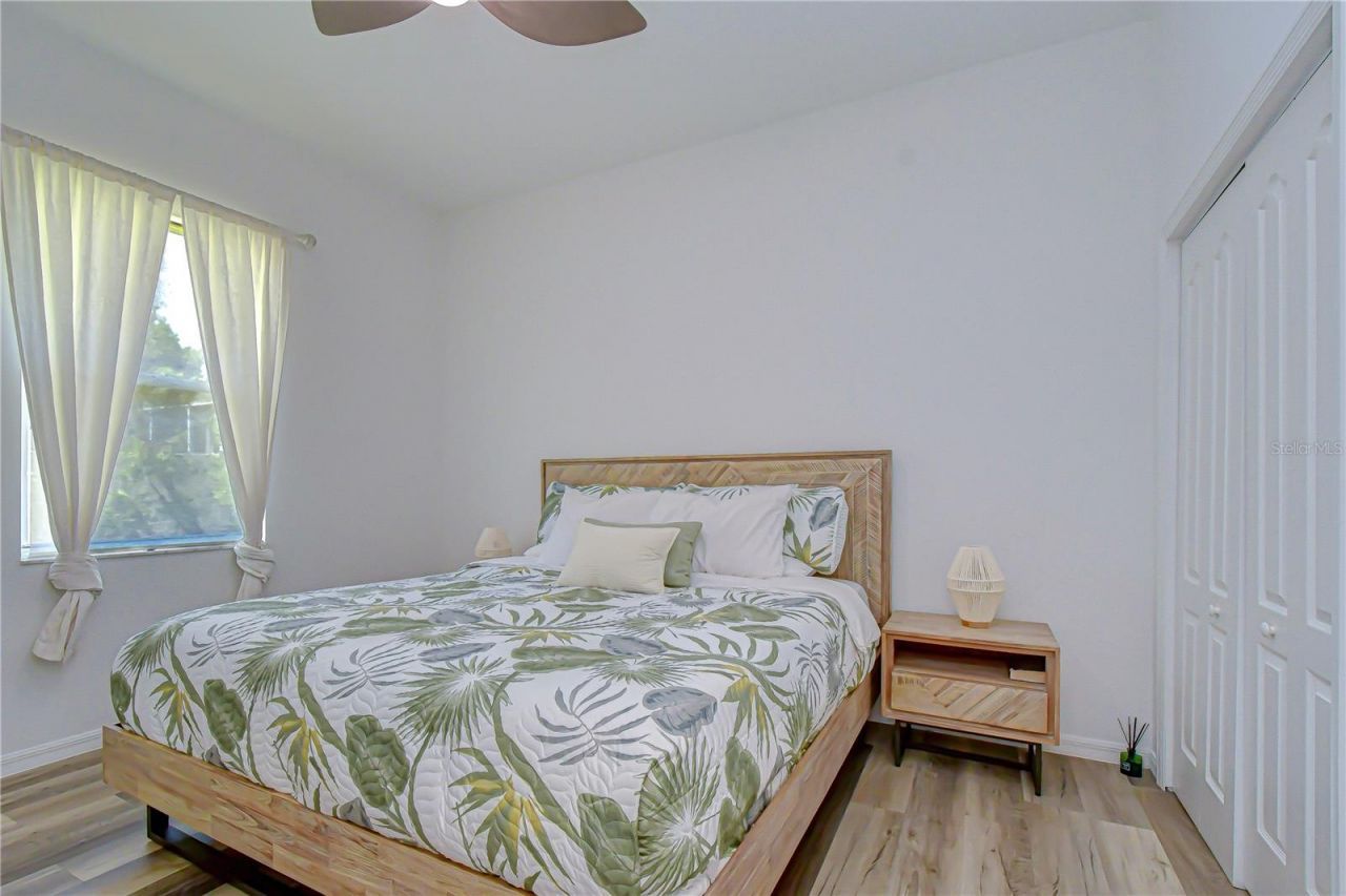 2228 Valrico Forest Drive , Valrico, FL 33594 Photo