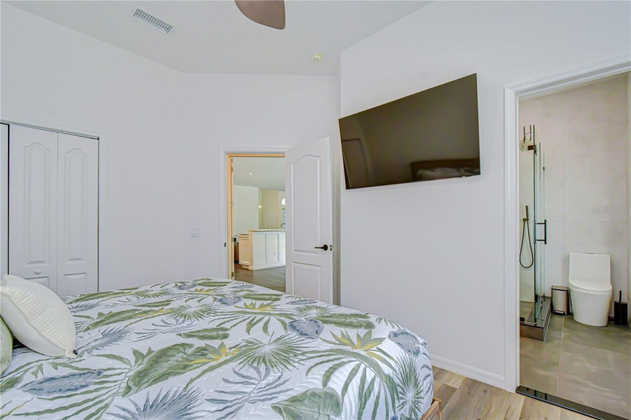 2228 Valrico Forest Drive , Valrico, FL 33594 Photo