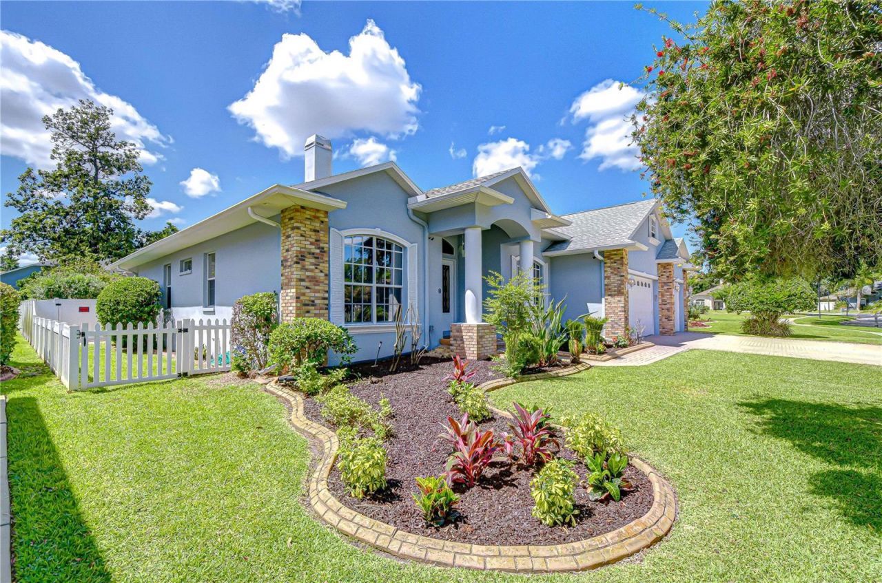 2228 Valrico Forest Drive , Valrico, FL 33594 Photo