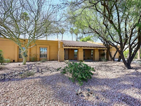 8113 E DEL CAVERNA Drive, Scottsdale, AZ 85258