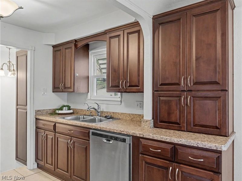 6932 Greenleaf Avenue , Parma Heights, OH 44130 Photo 9