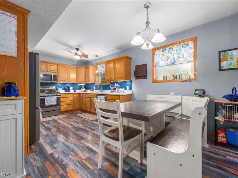 640 W Martin Avenue , Amherst, OH 44001 Photo 13