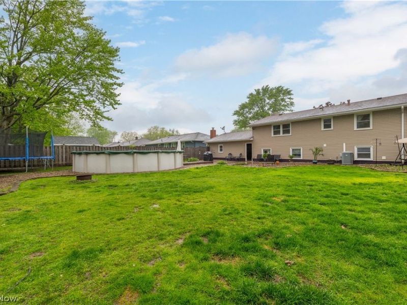640 W Martin Avenue , Amherst, OH 44001 Photo 42