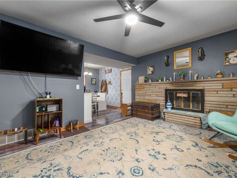 640 W Martin Avenue , Amherst, OH 44001 Photo 6