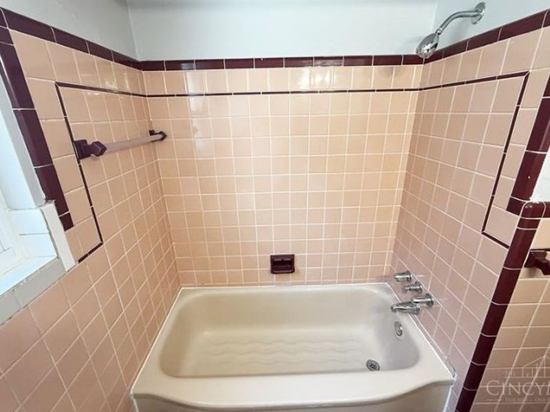 458 Wood Avenue, Cincinnati, OH 45220 Photo 13