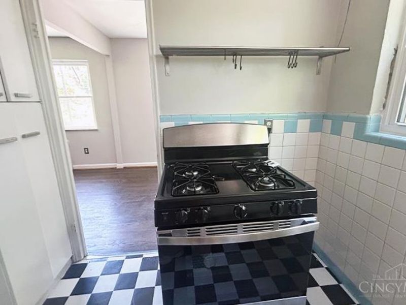 458 Wood Avenue, Cincinnati, OH 45220 Photo 8
