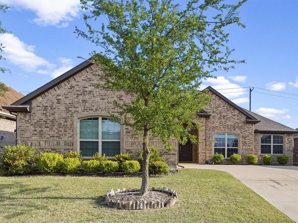 208 Hitching Post Road, Red Oak, TX 75154