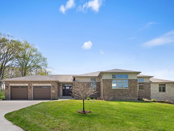 11700 Westvalley Drive, Crown Point, IN 46307