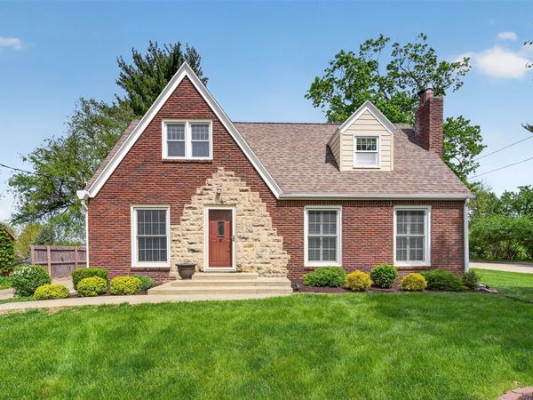 6605 Forest Court, Windsor Heights, IA 50324