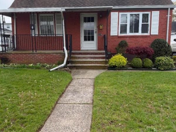 274 Schepis Ave, Saddle Brook, NJ 07663