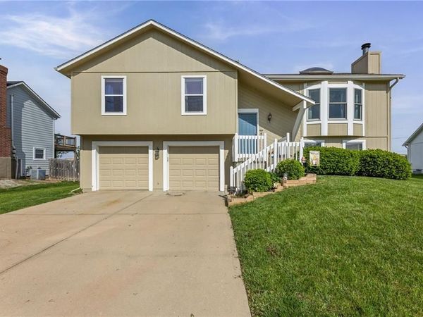 17451 S Ingrid Street, Gardner, KS 66030