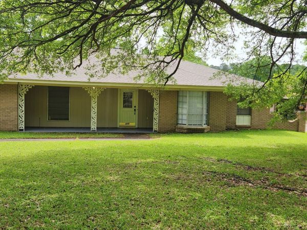 329 Swan Lake Drive, Jackson, MS 39212