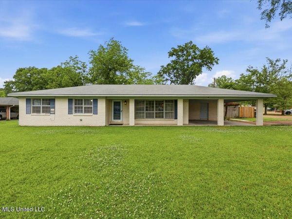 305 Boehle Street, Pearl, MS 39208