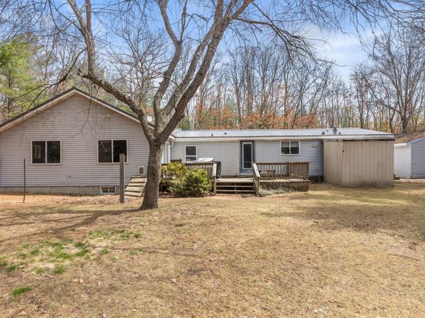8233 Beech Avenue, Howard City, MI 49329