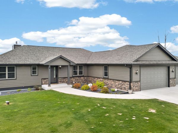 W5791 Prairie View Dr, Sherman, WI 53075