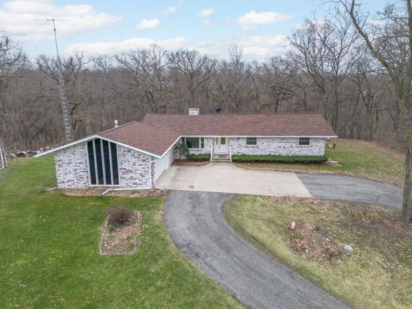 5041 Creek Haven Rd, Sun Prairie, WI 53527