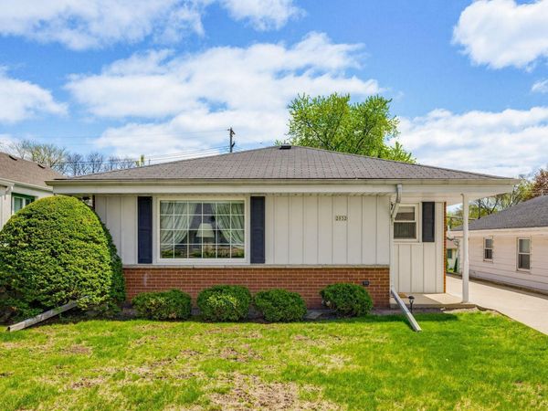 2032 N 114th St, Wauwatosa, WI 53226
