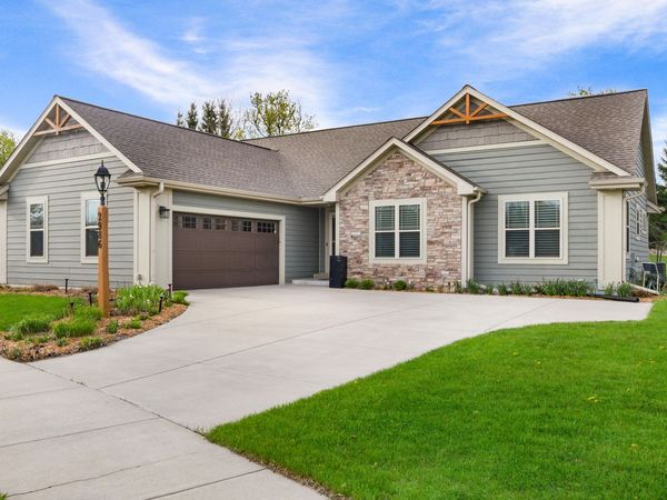 2986 Gateway Ave, Hartford, WI 53027