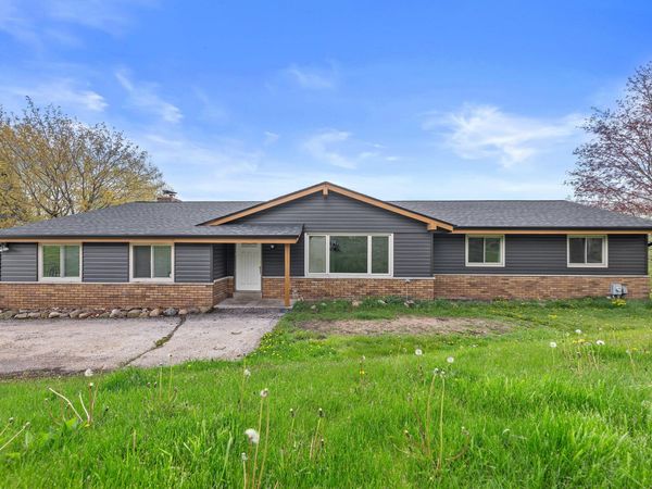 18775 W Observatory Rd, New Berlin, WI 53146