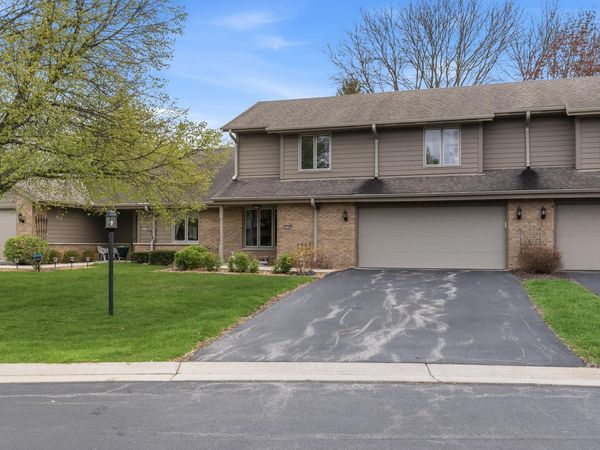 3770 Klondike Ct, Unit B, Brookfield, WI 53045