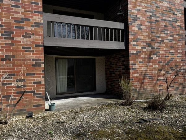 2470 W Good Hope Rd, Unit 165, Glendale, WI 53209