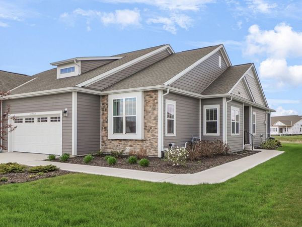 W253N6621 Aspen Ln, Sussex, WI 53089