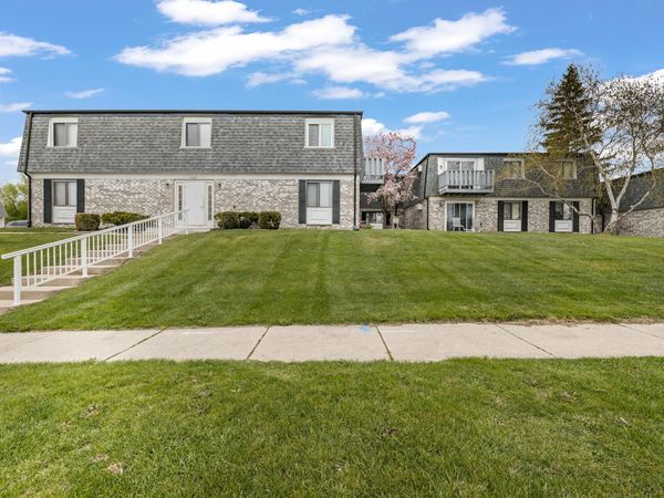 1700 Creek Rd, Unit 204, West Bend, WI 53090