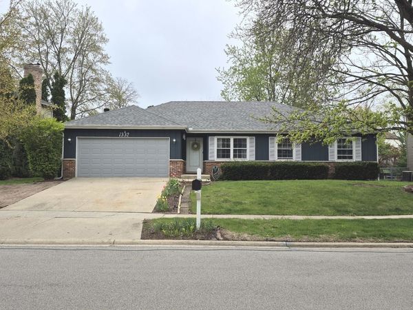 1332 E Bailey Road , Naperville, IL 60565