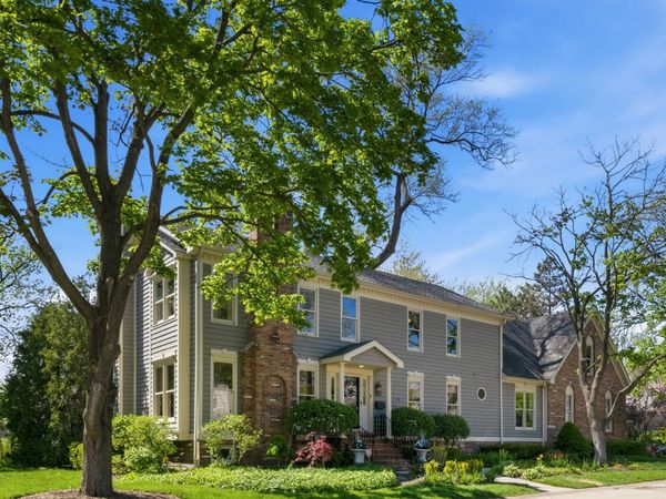 1300 Somerset Avenue, Deerfield, IL 60015