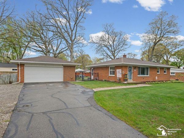 3481 Watkins Lake Road, Waterford, MI 48328